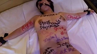 Eine mollige Asiatin lässt sich von Sexspielzeug verwöhnen und liebt Sex über alles. Eine Japanerin stöhnt laut mit behaarter Muschi und großen Brüsten. BBW Osakaporn