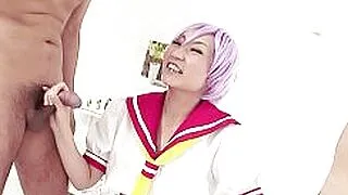 Unzensierter JAV-Creampie-MMF-Dreier für zierliche japanische Cosplay-Frau in Japan