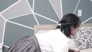Die chinesische Teenagerin Stacy hat aufregenden Sex mit ihrem neuen Freund.